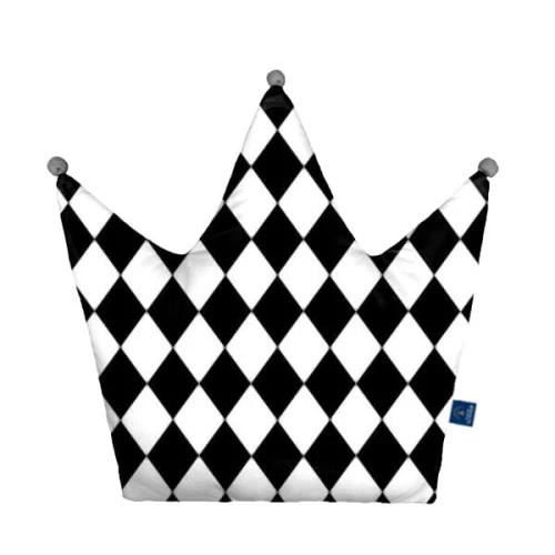 chessboard poduszka korona.jpg