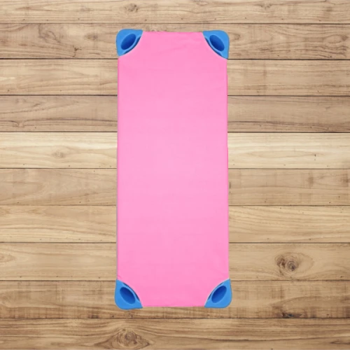 pink prześcieradło na leżak do przedszkola.jpg